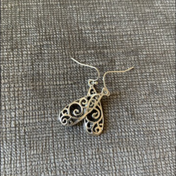 Earring - Picture 2 of 3